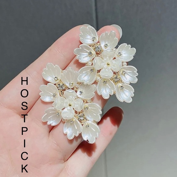 Pearl Flower Stud Dangle Earrings - Picture 6 of 6